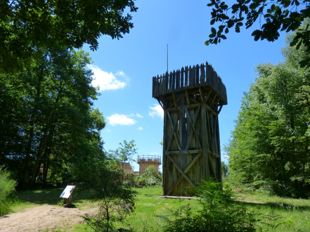 HS2 006 Le donjon en bois